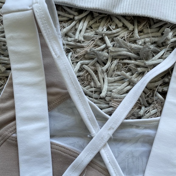 Lululemon Bra White Sz 2 - Picture 3 of 4